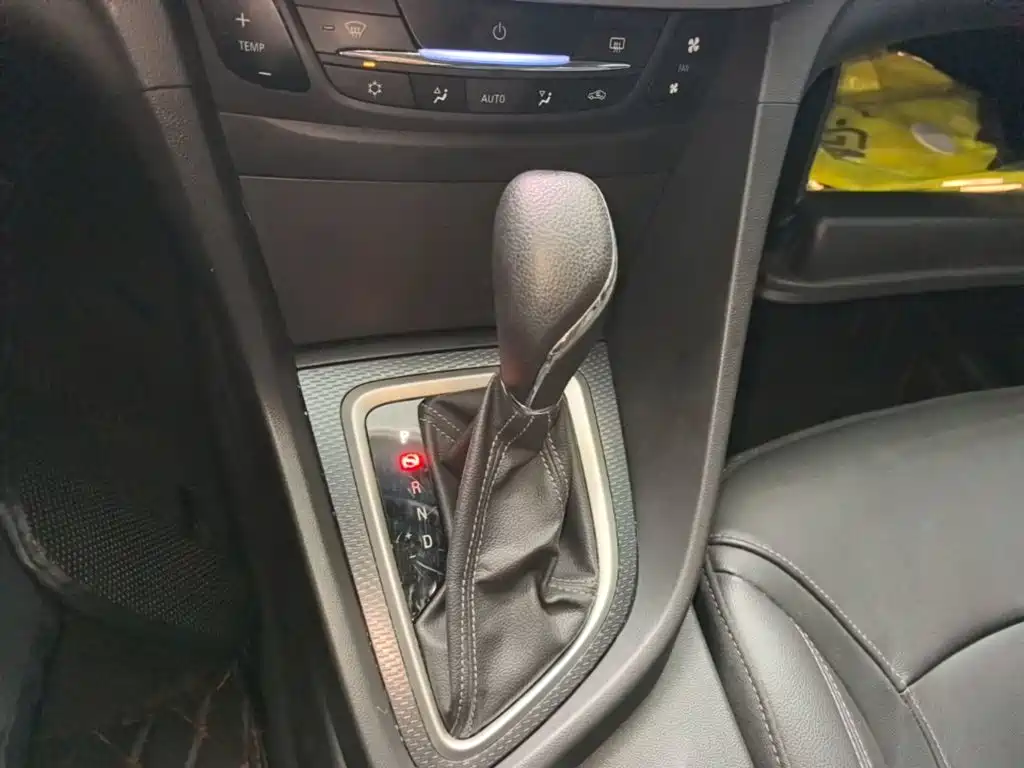 Buick Excelle 2019 — фото 14