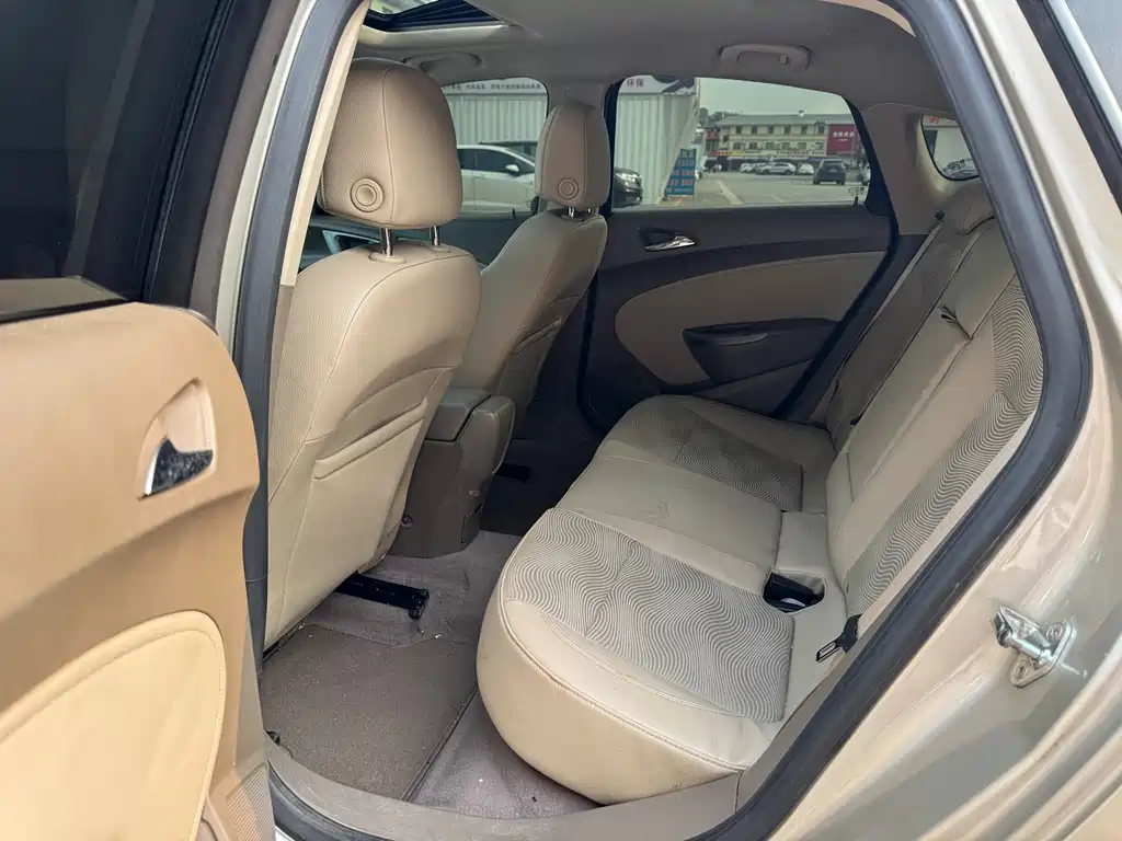 Buick Excelle 2014 — фото 10