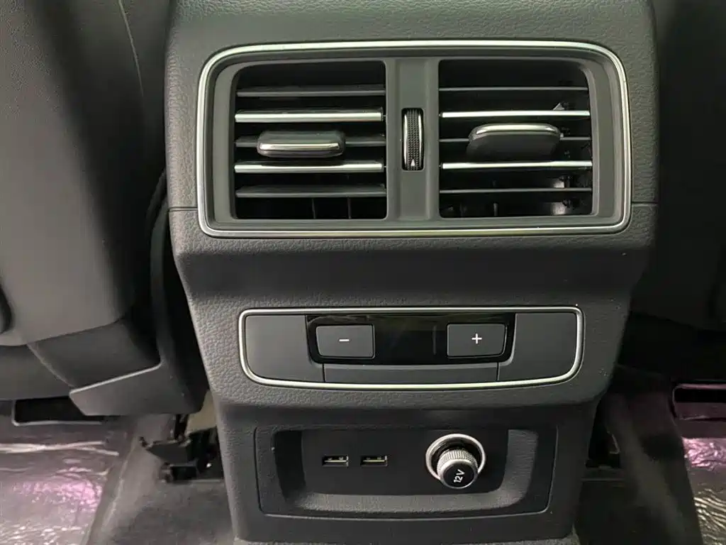 Audi Q5L 2023 — фото 21