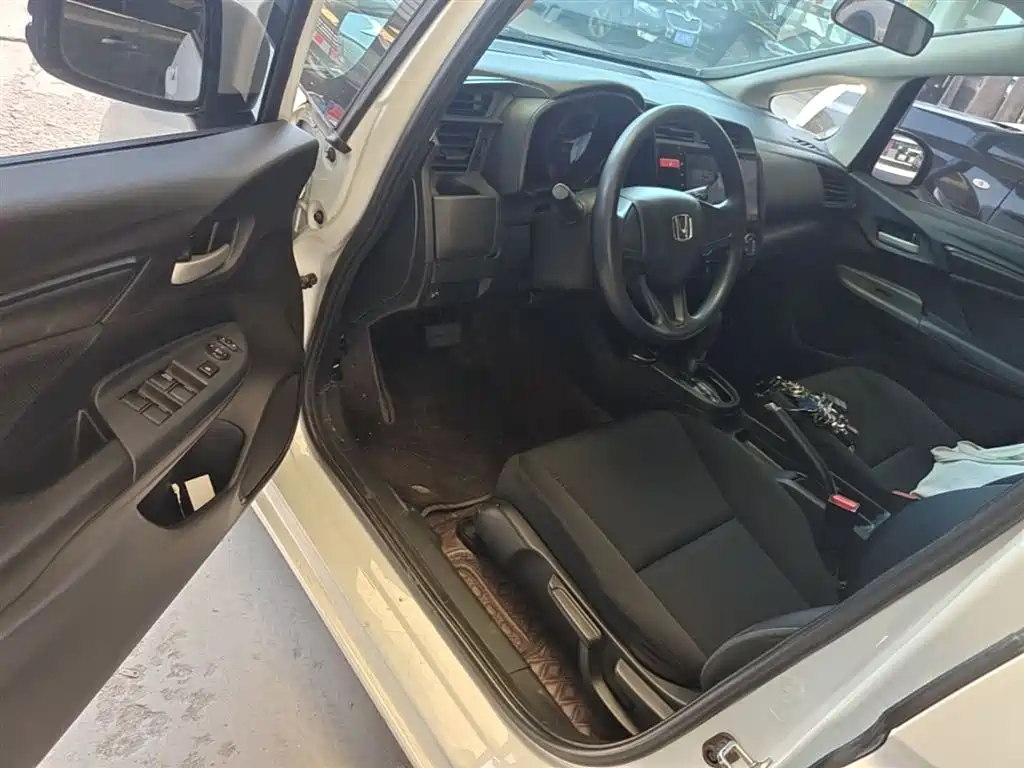 Honda Fit 2016 — фото 16