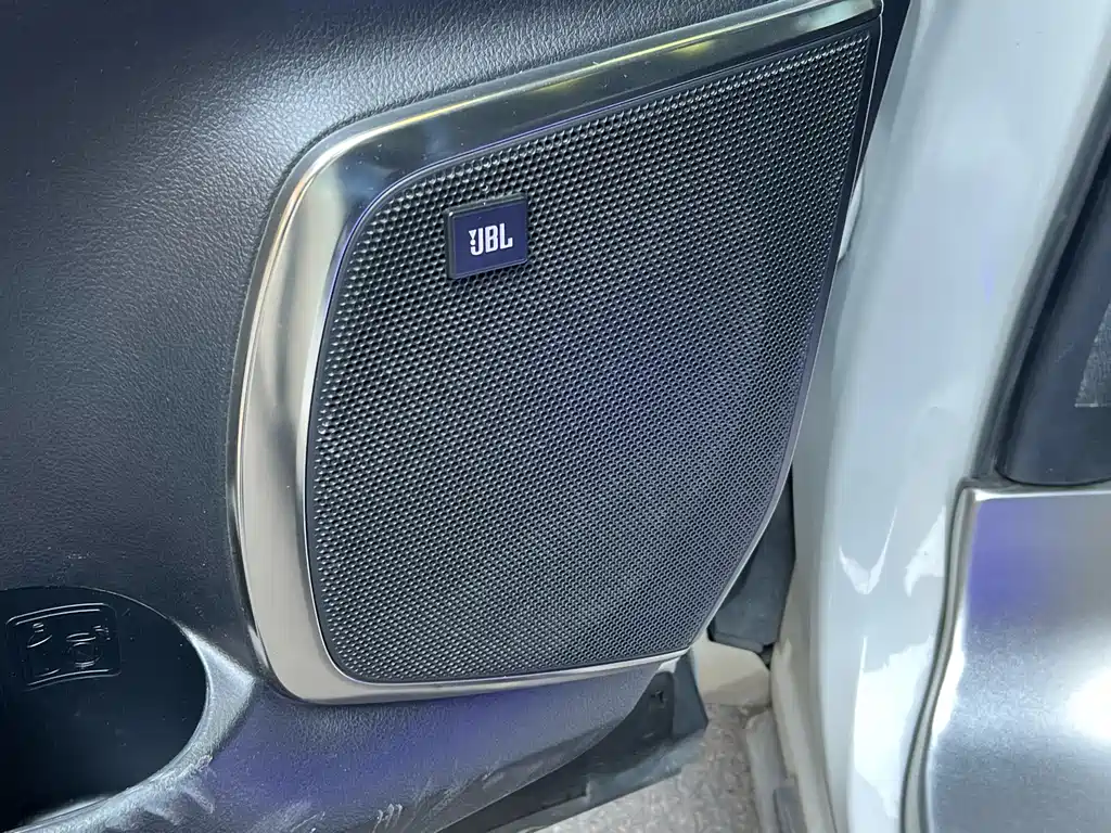 Toyota Vellfire 2020 — фото 11
