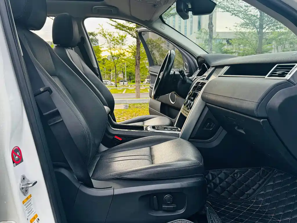 Land Rover Discovery Sport 2018 — фото 13