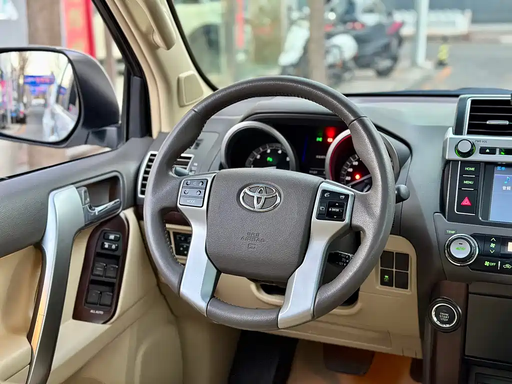 Toyota Prado 2015 — фото 35