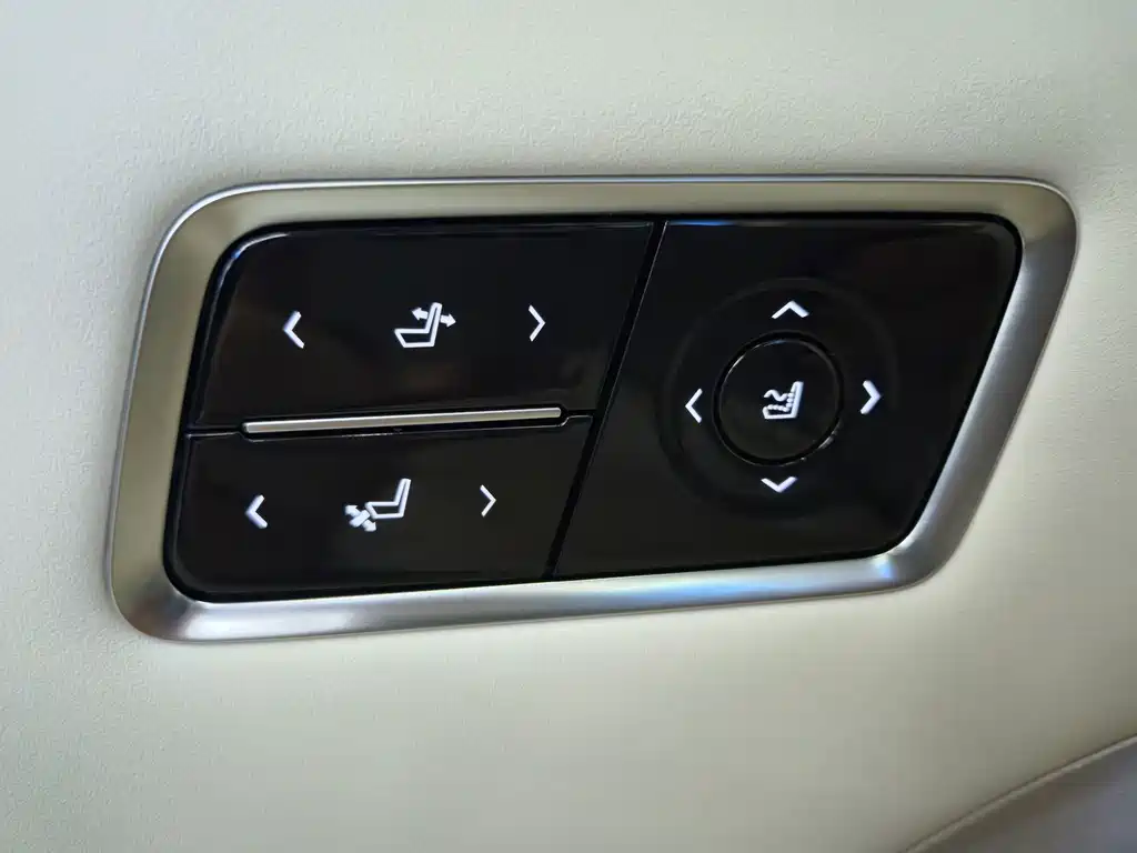 Buick GL8 New Energy 2024 — фото 20