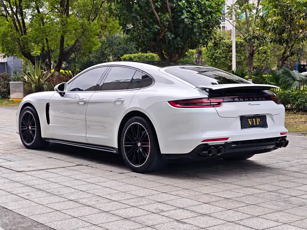 Porsche Panamera 2018 — фото 15