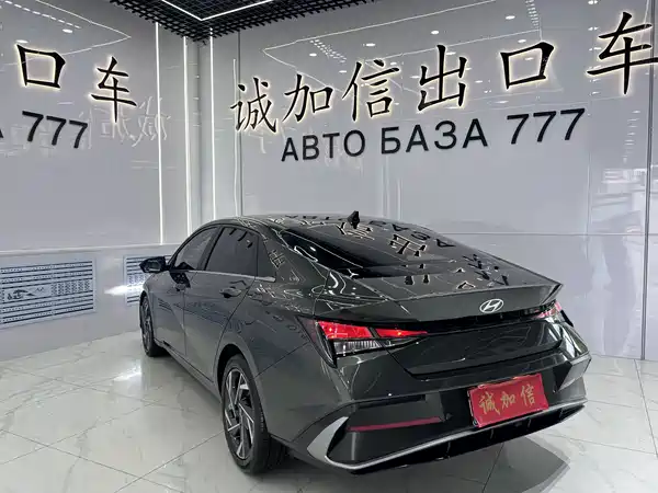 Hyundai Elantra 2024