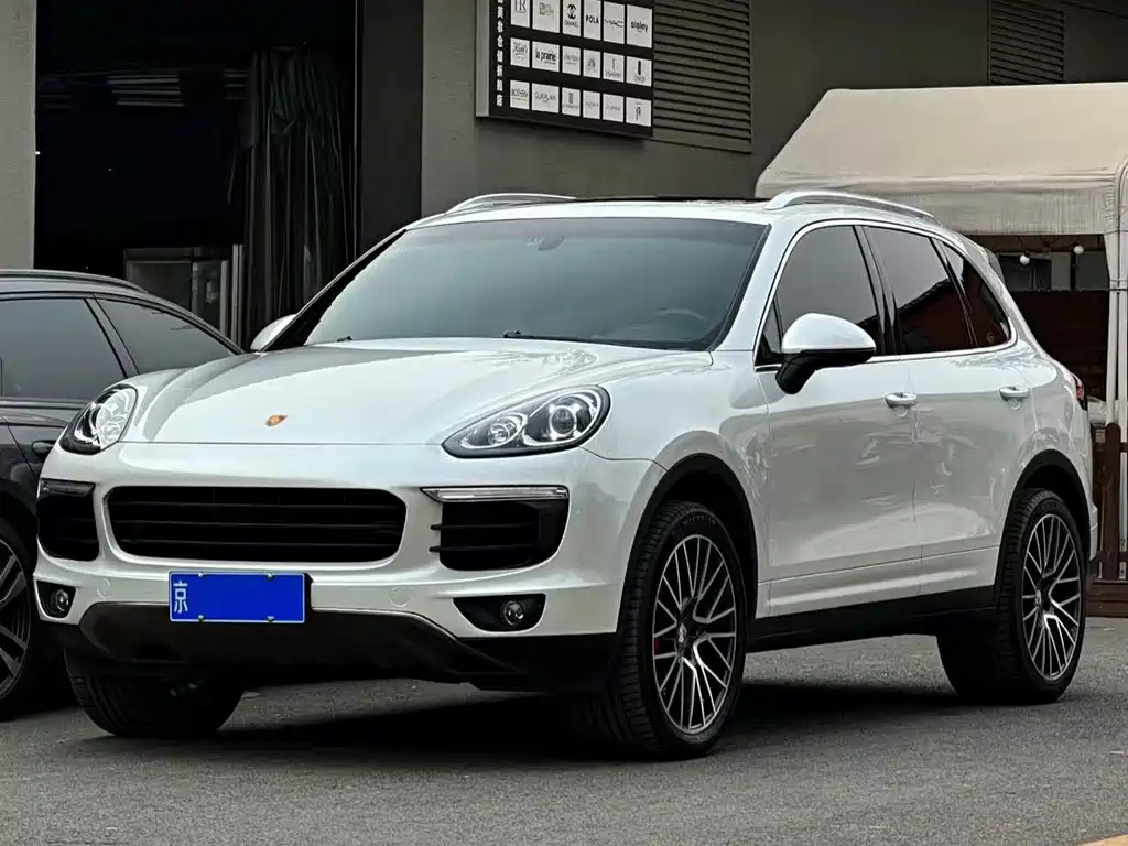 Porsche Cayenne 2015 — фото 1