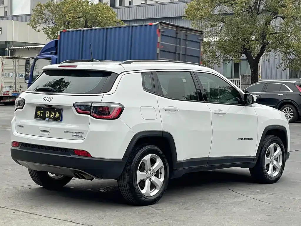 Jeep Compass 2019 — фото 8