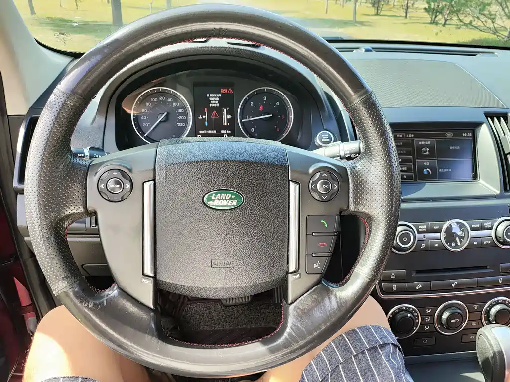 Land Rover Freelander 2 2013 — фото 17