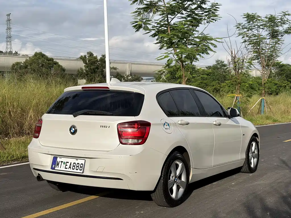 BMW 1 Series 2015 — фото 11