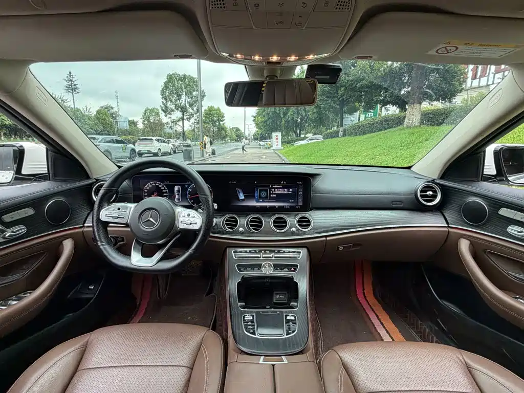 Mercedes-Benz E-Class 2020 — фото 12