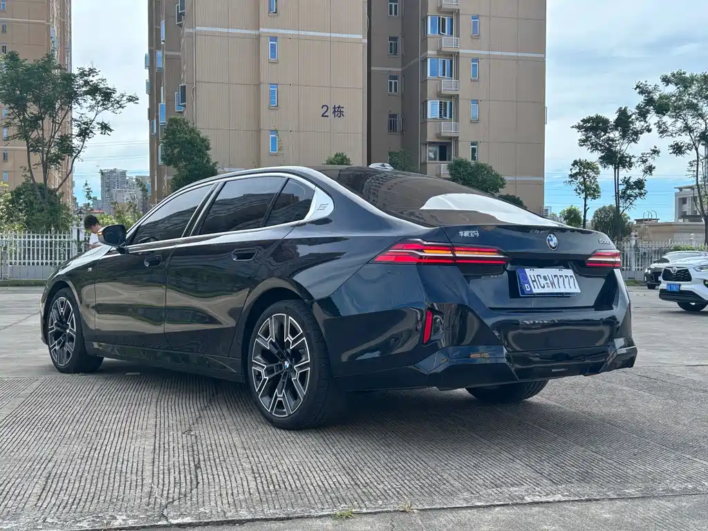 BMW 5 Series 2025