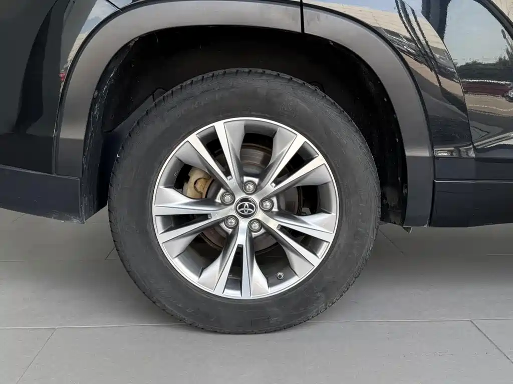Toyota Highlander 2021 — фото 16
