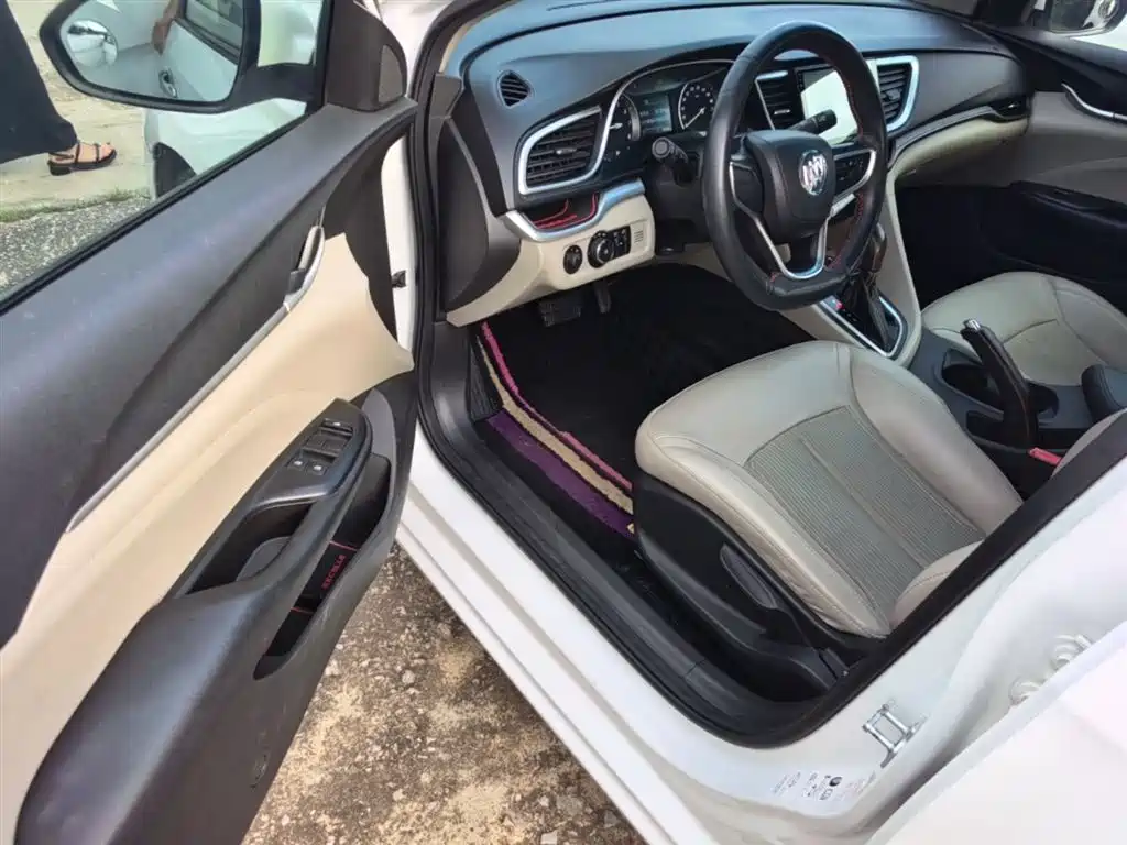 Buick Excelle 2017 — фото 16