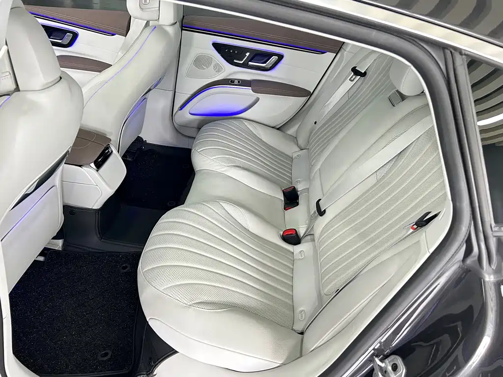 Mercedes-Benz EQS 2024 — фото 15