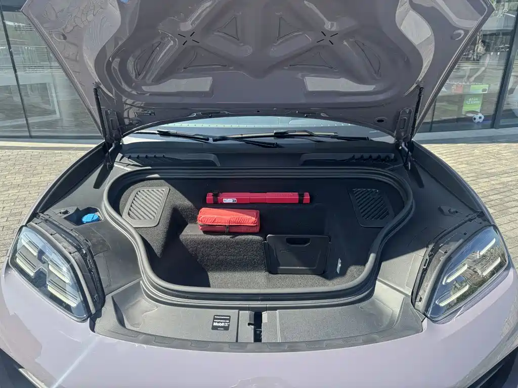 Porsche Macan New Energy 2025 — фото 9