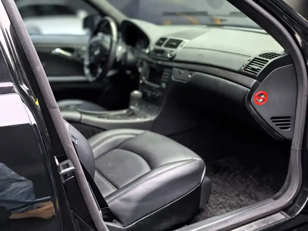 Mercedes-Benz E-Class AMG 2008 — фото 27