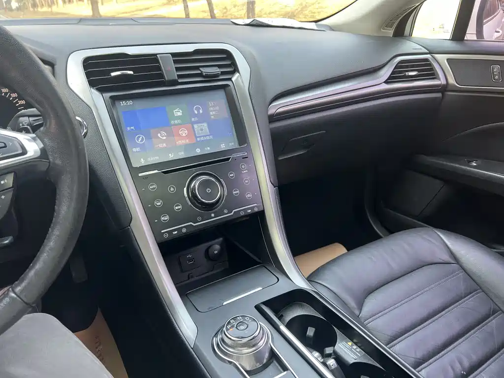Ford Mondeo 2016 — фото 13