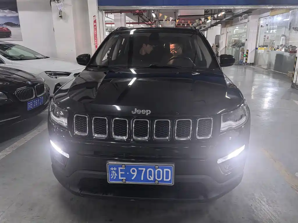 Jeep Compass 2017 — фото 2