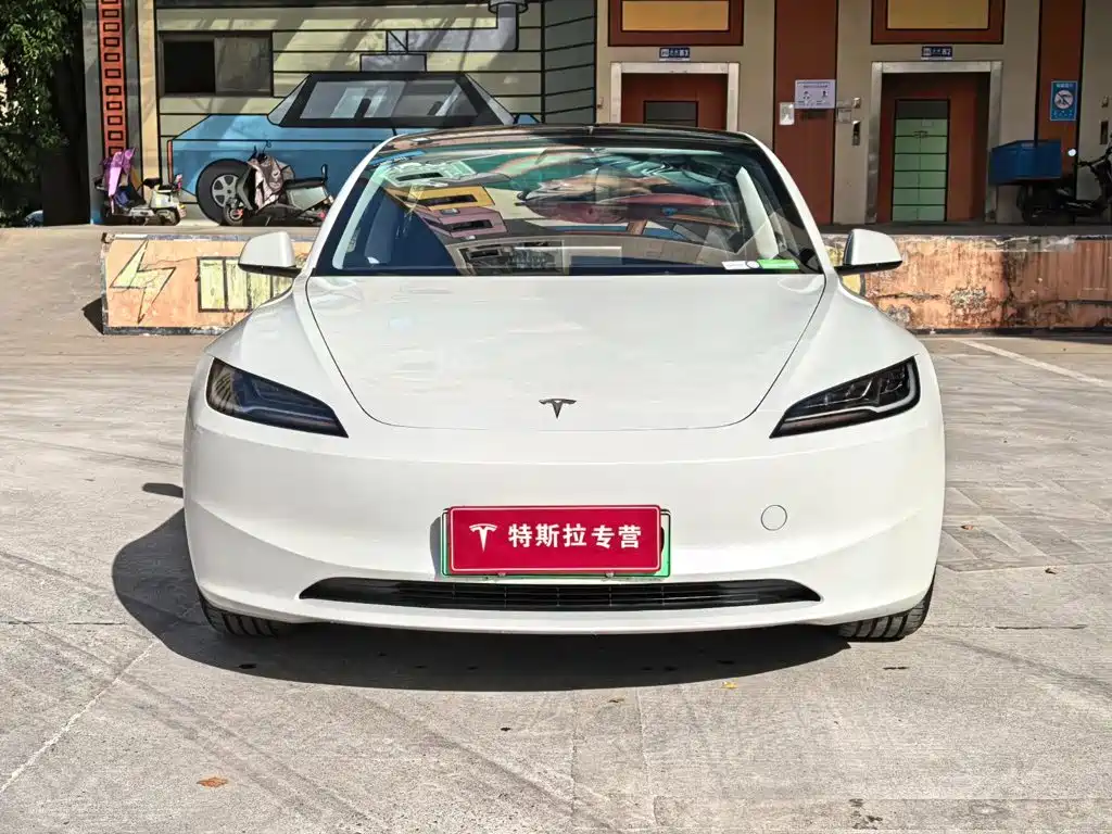 Tesla Model 3 2025 — фото 2