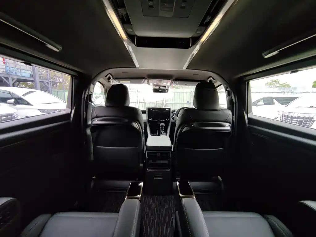 Toyota Alphard 2026 — фото 7