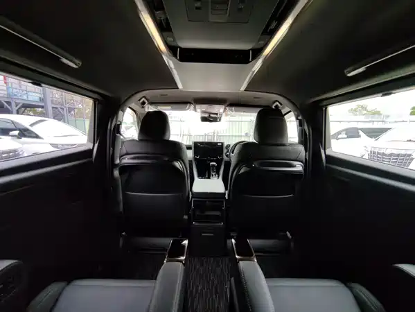 Toyota Alphard 2025