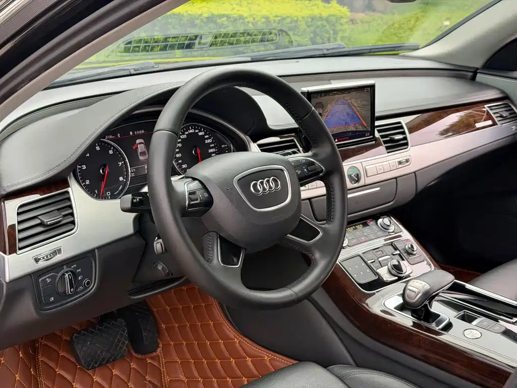 Audi A8 2015 — фото 8