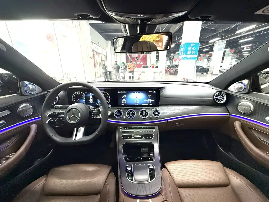 Mercedes-Benz E-Class 2023 — фото 12