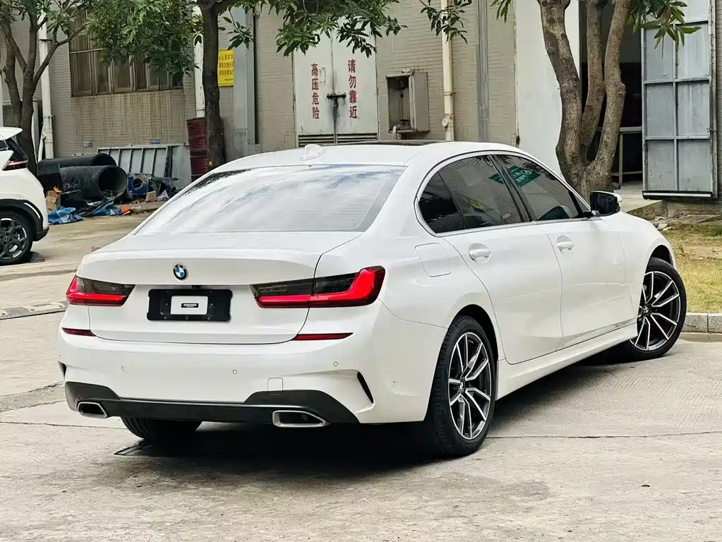 BMW 3 Series 2022