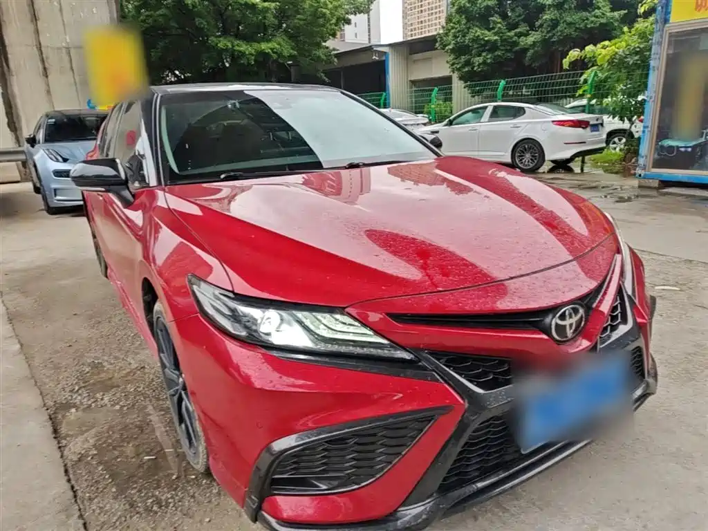 Toyota Camry 2022 — фото 4