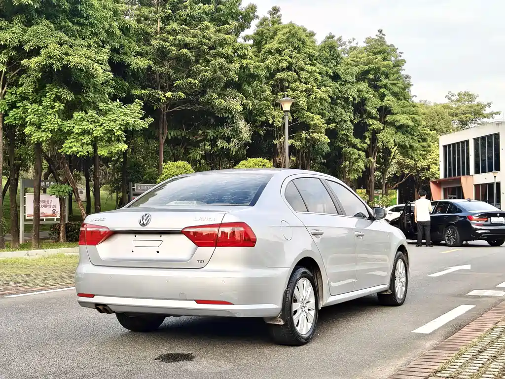 Volkswagen Lavida 2014