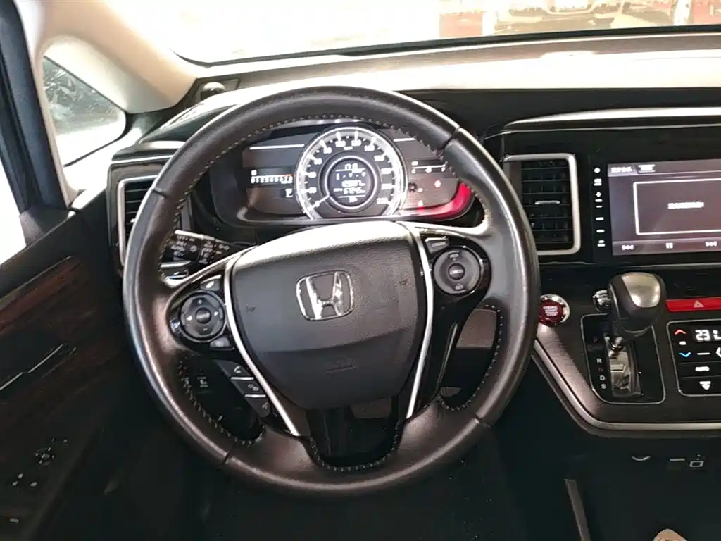 Honda Elysion 2018 — фото 17
