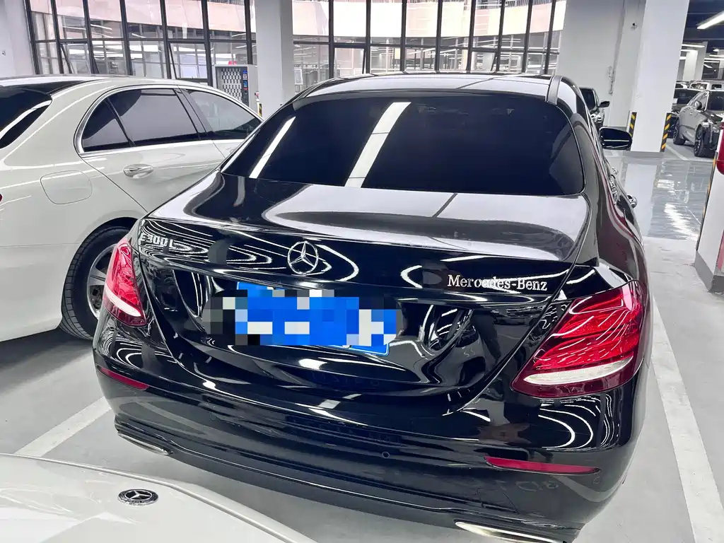 Mercedes-Benz E-Class 2019 — фото 13