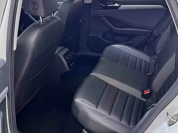 Volkswagen Sagitar 2022