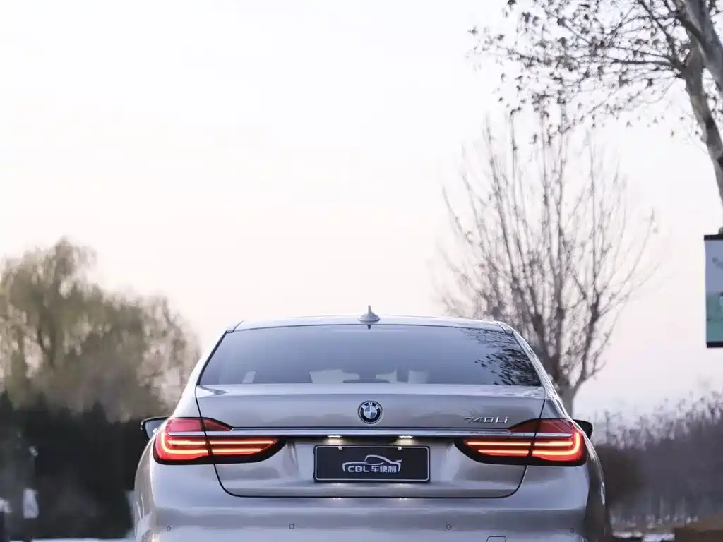 BMW 7 Series 2017 — фото 7