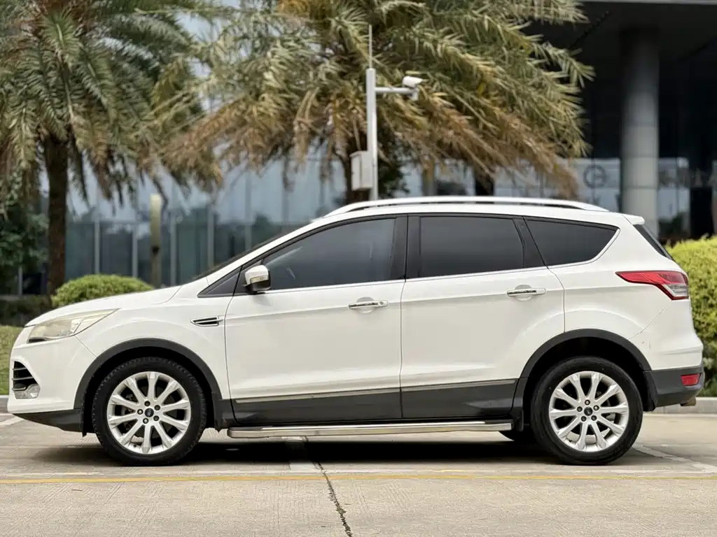 Ford Kuga 2014 — фото 12