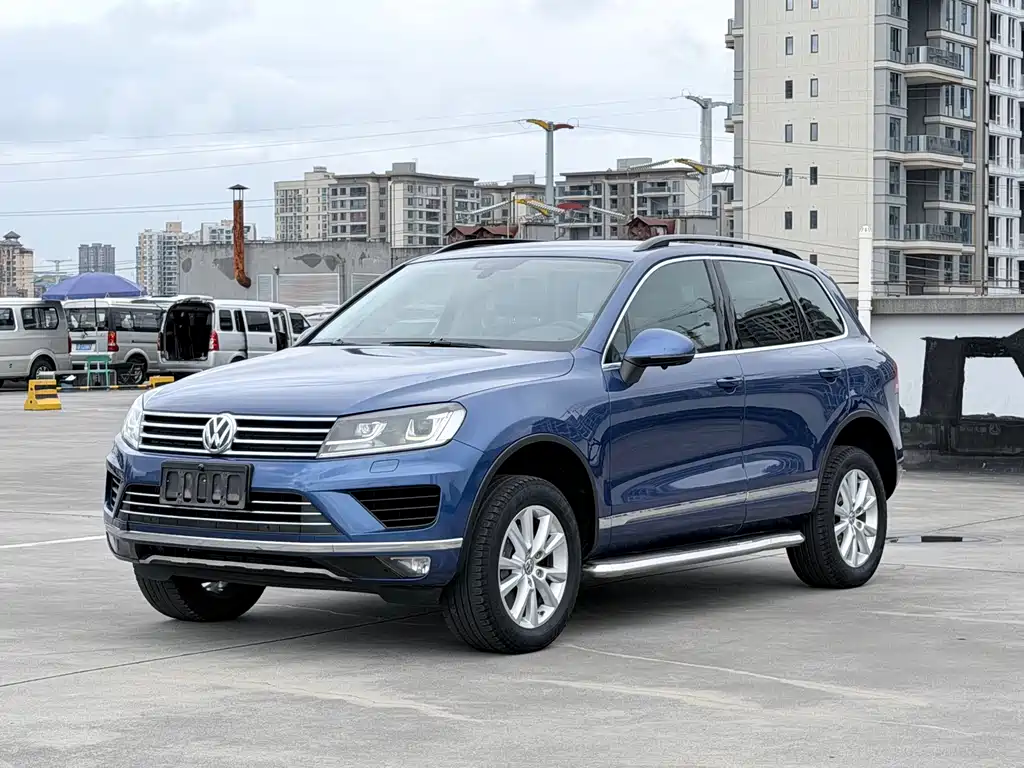 Volkswagen Touareg 2017 — фото 1