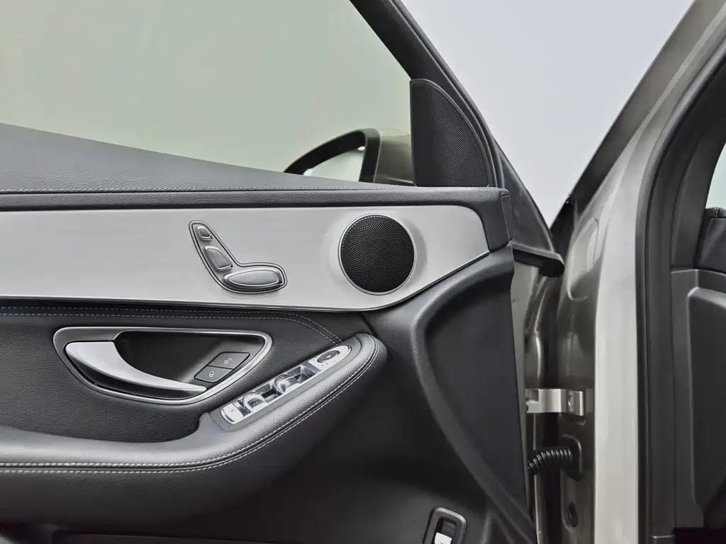 Mercedes-Benz GLC 2019 — фото 18