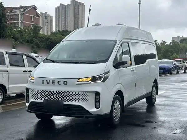 Iveco Star 2025