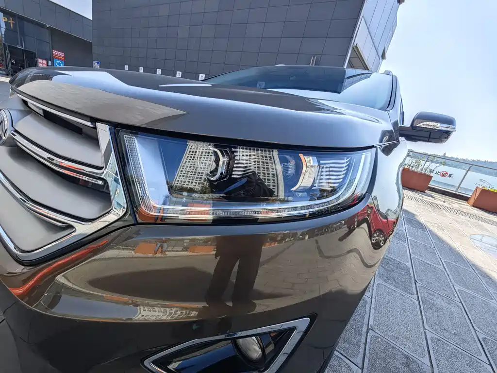 Ford Edge 2016 — фото 23
