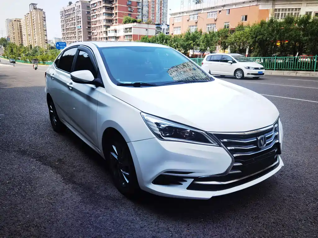 Changan Eado DT 2018 — фото 3