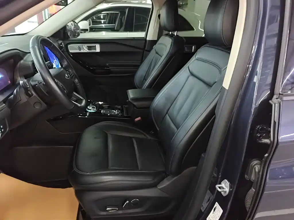 Ford Explorer 2022 — фото 15