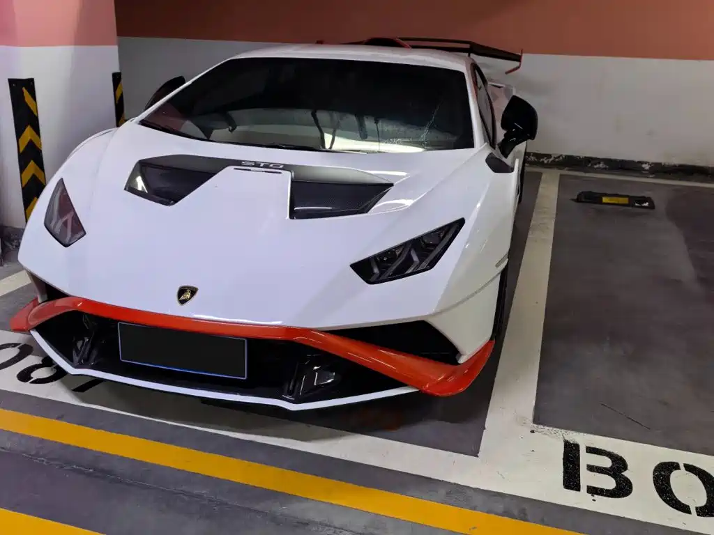 Lamborghini Huracan 2022 — фото 1