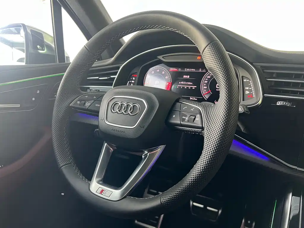 Audi SQ7 2024 — фото 12