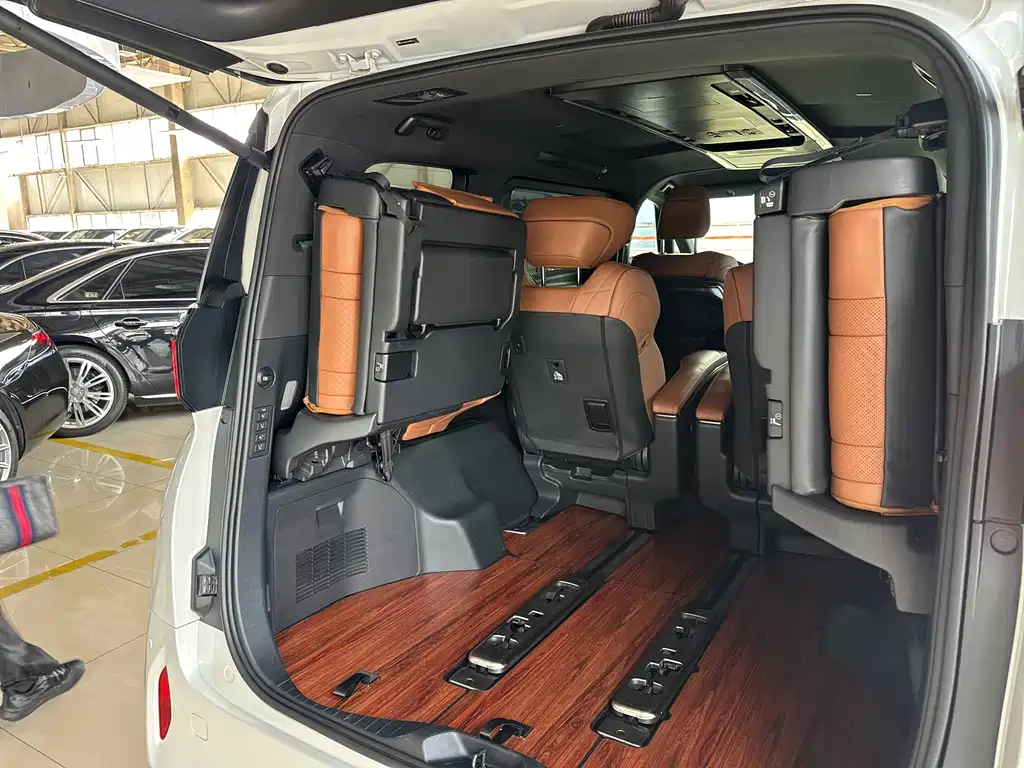 Toyota Alphard 2024 — фото 21