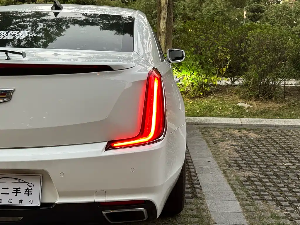 Cadillac XTS 2018 — фото 17