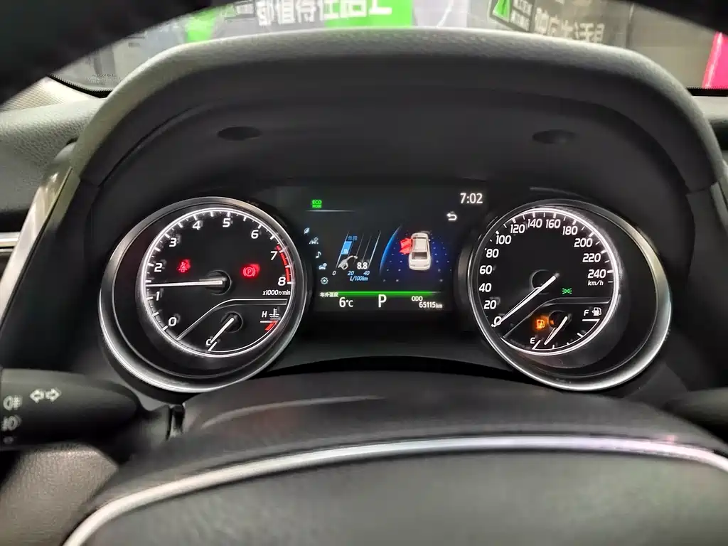Toyota Camry 2020 — фото 15