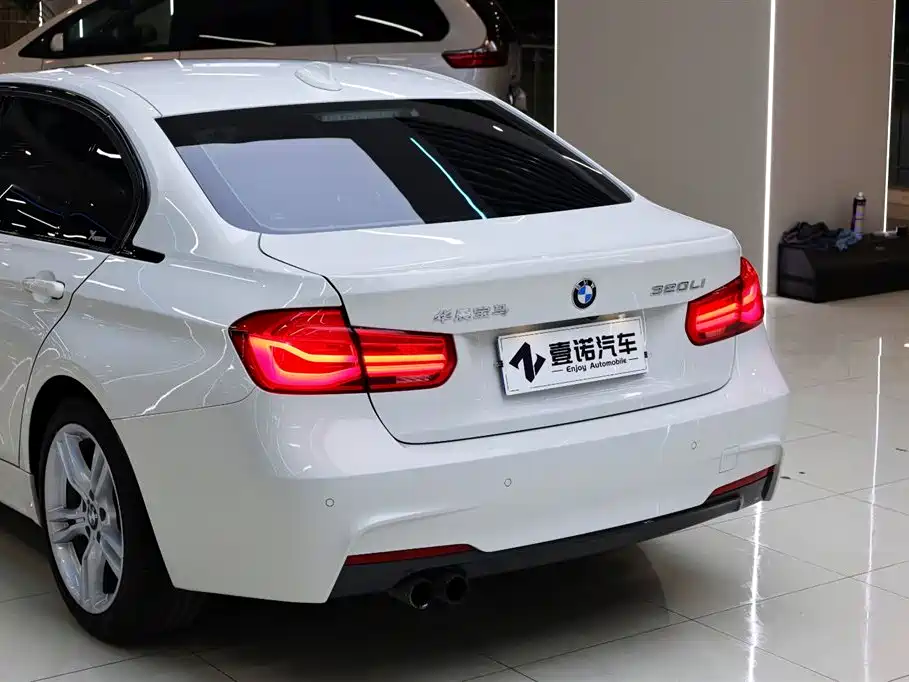 BMW 3 Series 2017 — фото 13