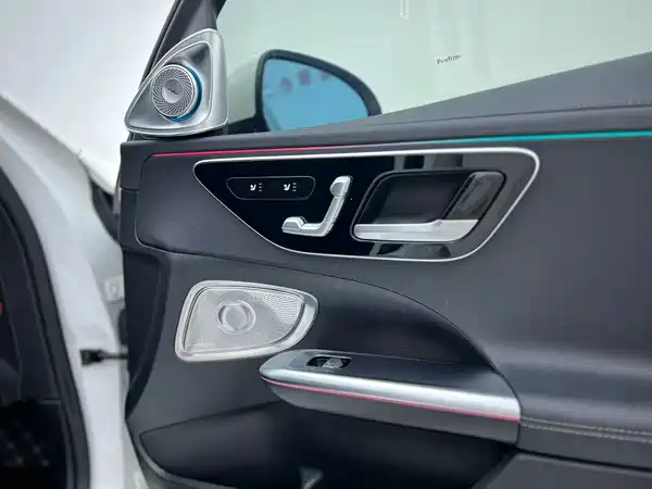 Mercedes-Benz C-Class 2024