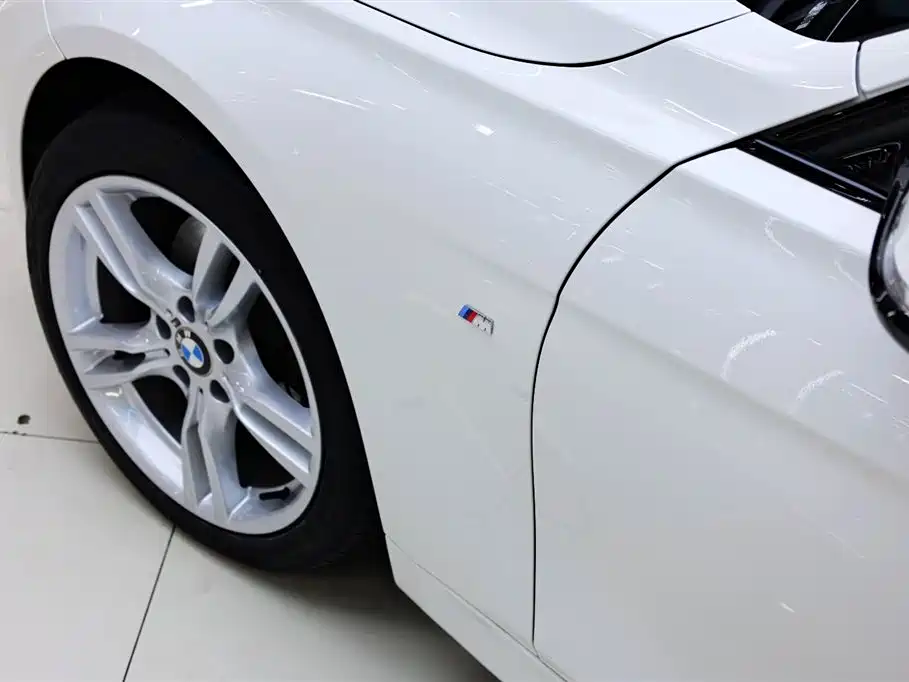 BMW 3 Series 2017 — фото 11